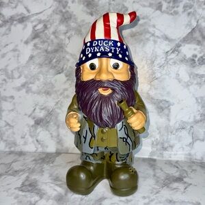 Duck Dynasty Willie Camo Flag Garden Gnome